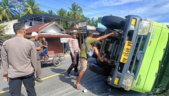 Pecah Ban, Truk Hino Terguling