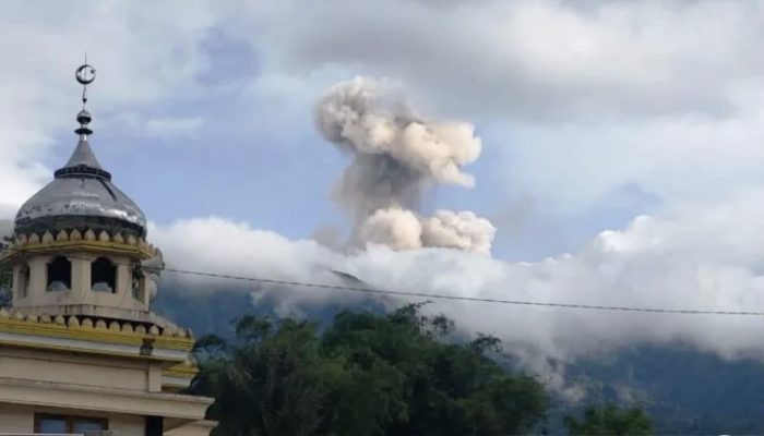 Marapi Naik ke Level Siaga, Masyarakat Diimbau Tetap Tenang dan Waspada
