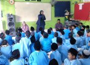 Pesantren Ramadan MI Imadun Ghoffar, Muslimah Educator Batam Ajak Santri Peduli Palestina