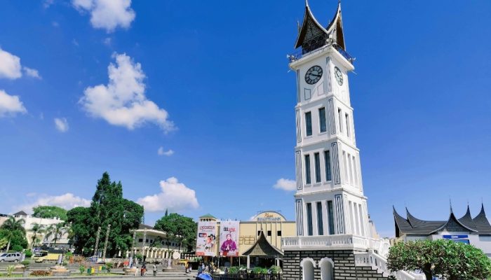 Fakta Menarik Monumen Jam Gadang, Cek Angka Empat Romawi!
