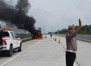 Diduga Korslet, Pajero Terbakar di Tol Pekanbaru-Bangkinang