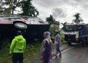 Bus Pariwisata Alami Laka Tunggal, Sejumlah Penumpang Luka-luka