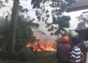 Dua Unit Rumah Kosong di Baso Ludes Terbakar