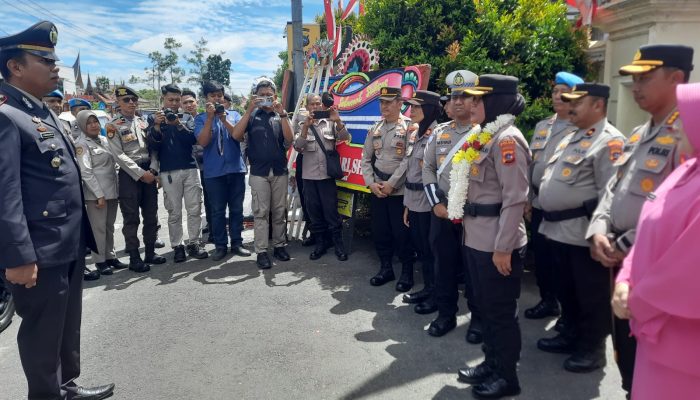 Pisah Sambut Kapolresta Bukittinggi Berlangsung Haru