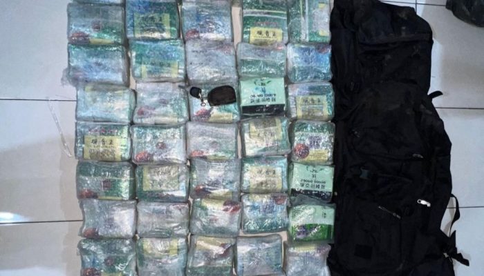 Selundupkan 44kg Sabu, Dua Kurir di Riau Dibekuk Polisi
